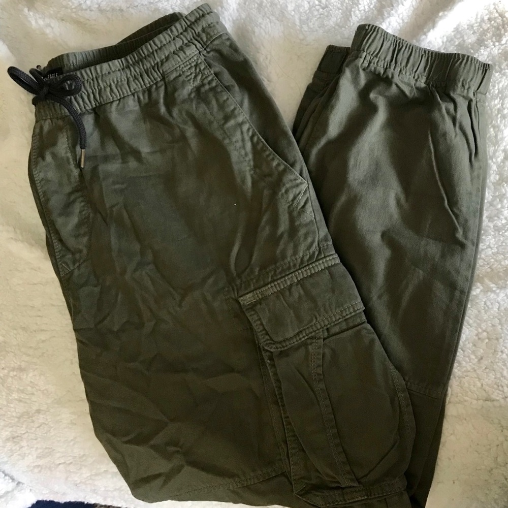 American Eagle men joggers.